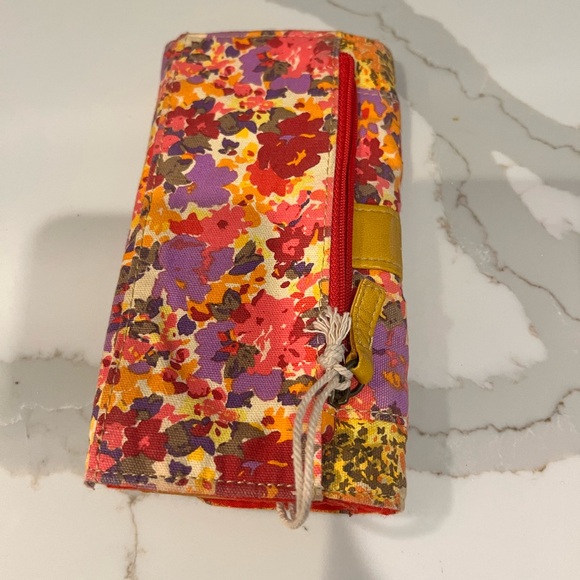 New Mossimo wallet - Picture 2 of 3